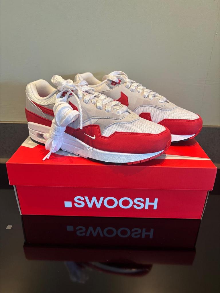Nike Air Max 1 Low Poly - White/University Red, Ophalen of Verzenden, Nieuw, Sneakers of Gympen