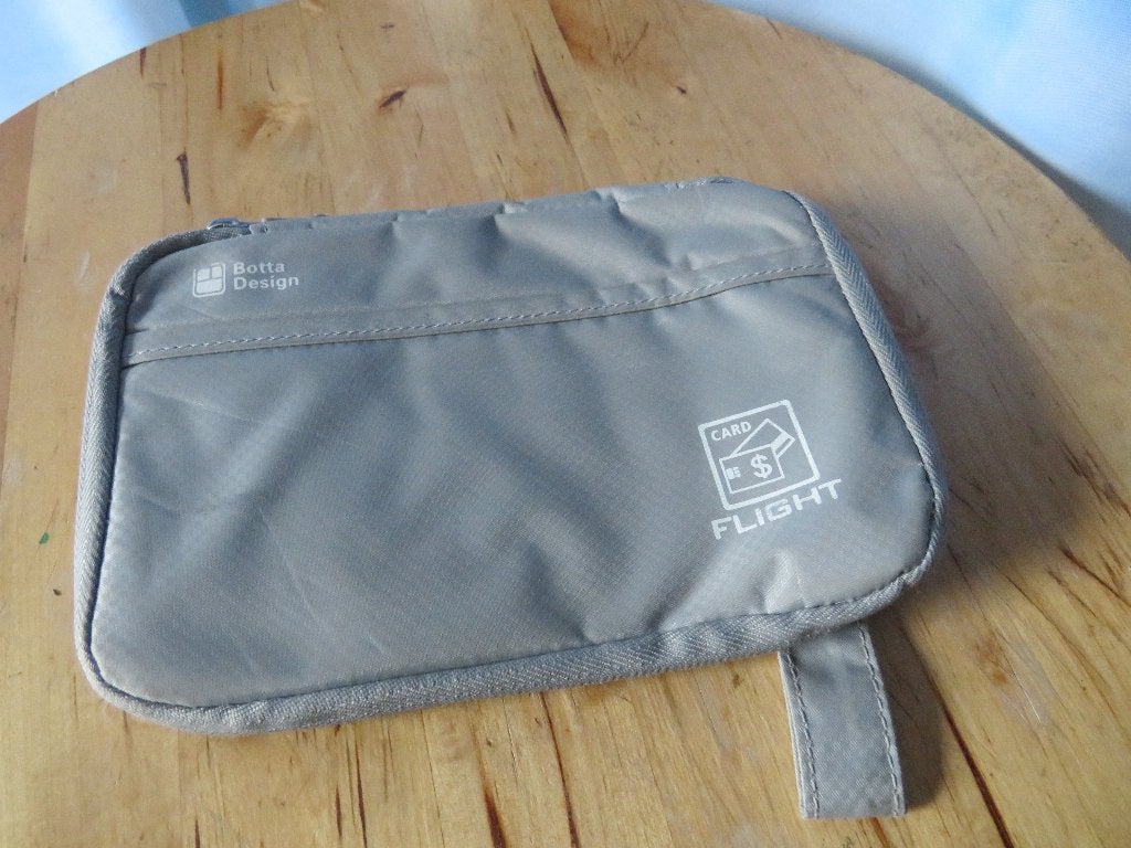 Grijsgroene Reispapieren  reisorganizer etui Botta Design, Ophalen of Verzenden, Gebruikt, Grijs, Overige merken