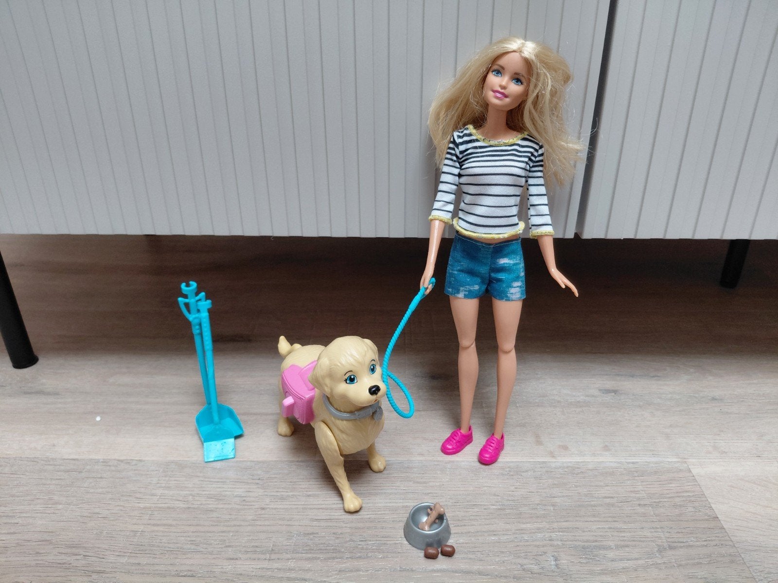 Barbie met hond, Ophalen