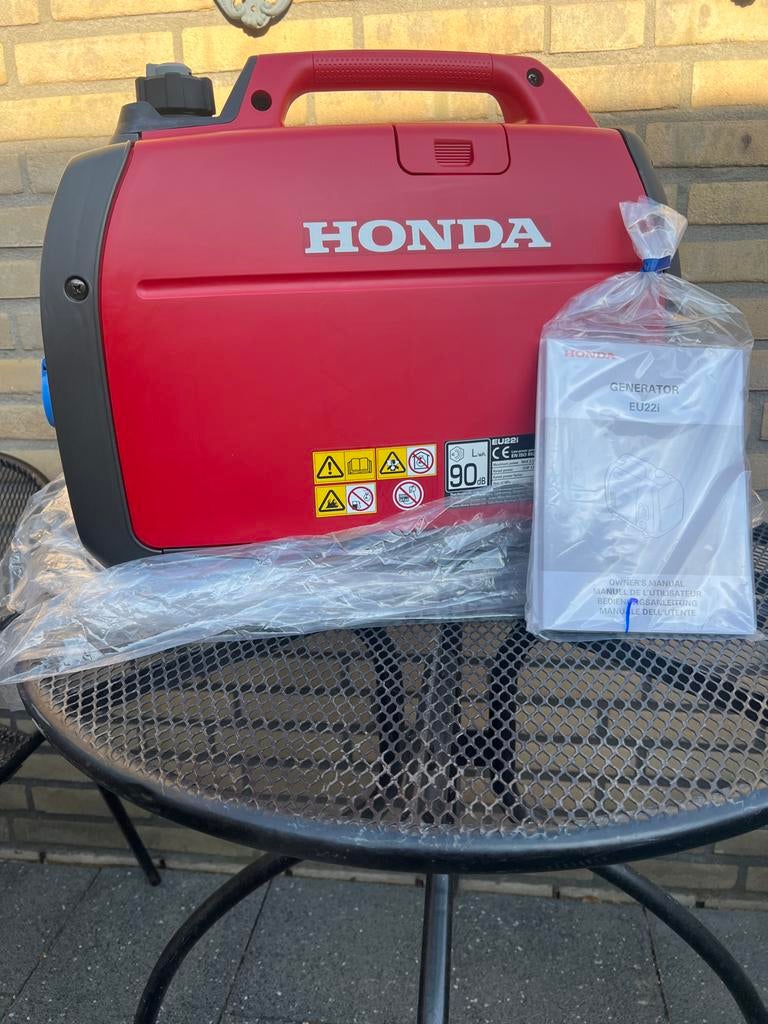 Honda EU22i Inverter Aggregaat - Nieuw in doos, Doe-het-zelf en Verbouw, Aggregaten, Benzine, Nieuw, Ophalen of Verzenden, Geluidgedempt