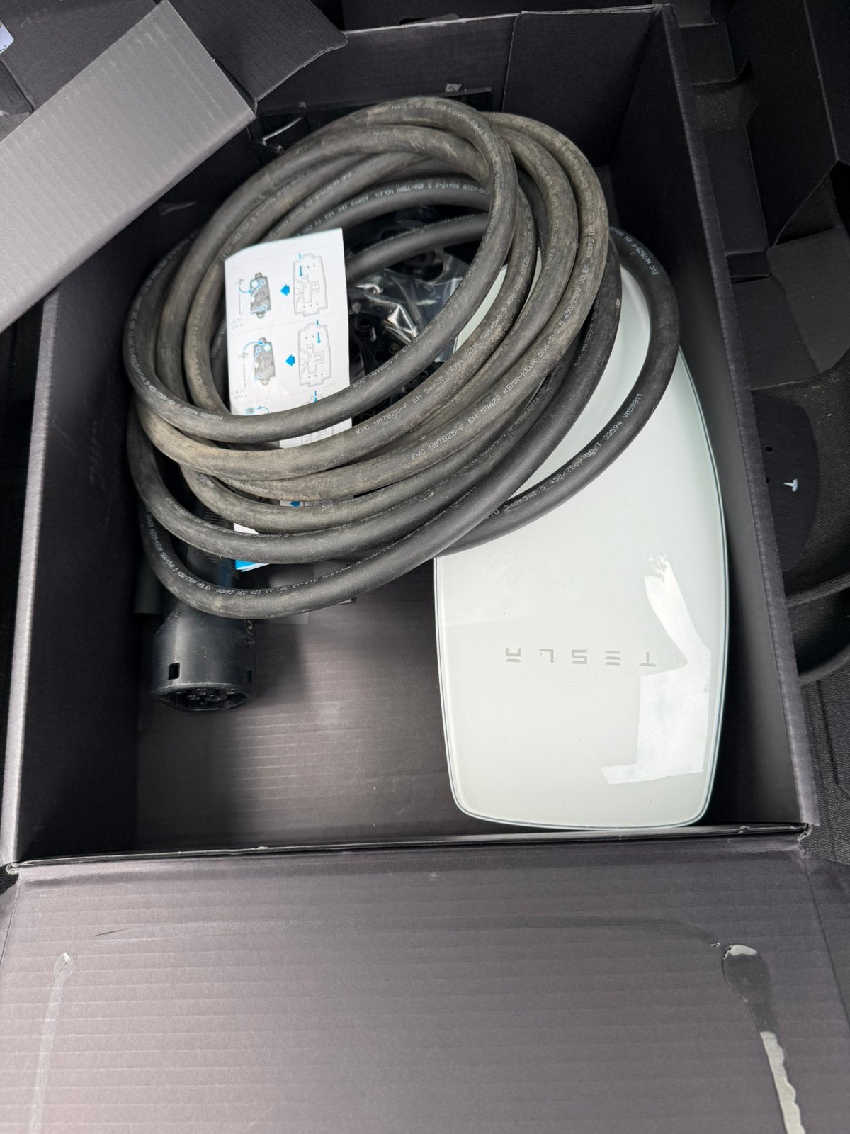 Defecte Tesla walconnector word te heet (voor onderdelen), Ophalen of Verzenden, Zo goed als nieuw, Laadkabel
