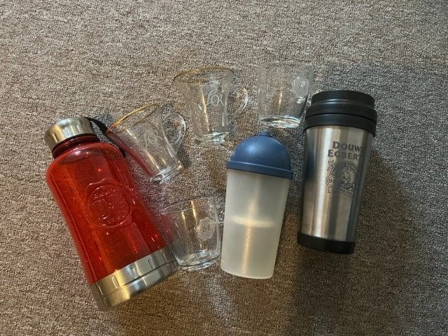 Diverse drinkwaren: flessen, bekers en shaker, Overige typen, Ophalen of Verzenden, Zo goed als nieuw, Meerkleurig