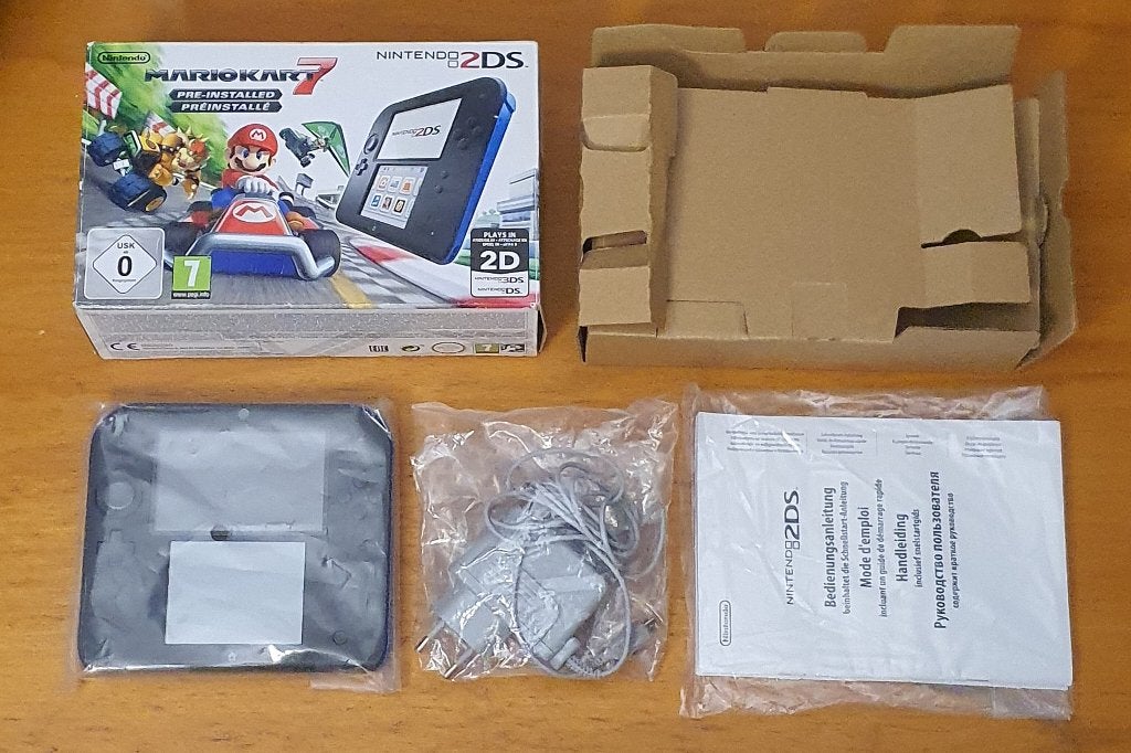 KRASVRIJ | Nintendo 2DS Mario Kart 7 EDITION met [4GB KAART], Spelcomputers en Games, Spelcomputers | Nintendo 2DS en 3DS, Ophalen of Verzenden