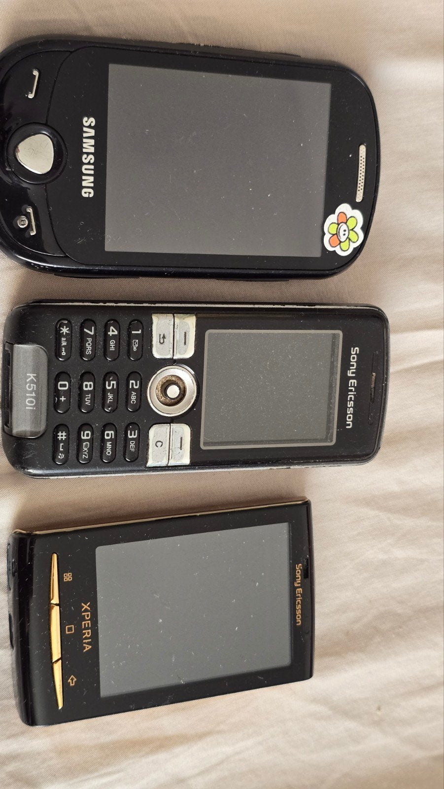Oude GSM's: Sony Eri0i, Sony Ericsson Xperia, Samsun, Gebruikt, Ophalen of Verzenden, Minder dan 3 megapixel, Klassiek of Candybar