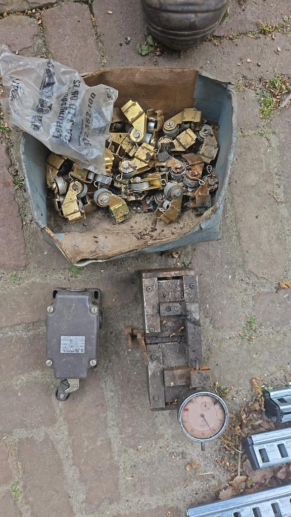 Machine onderdelen elektra enz, Ophalen of Verzenden