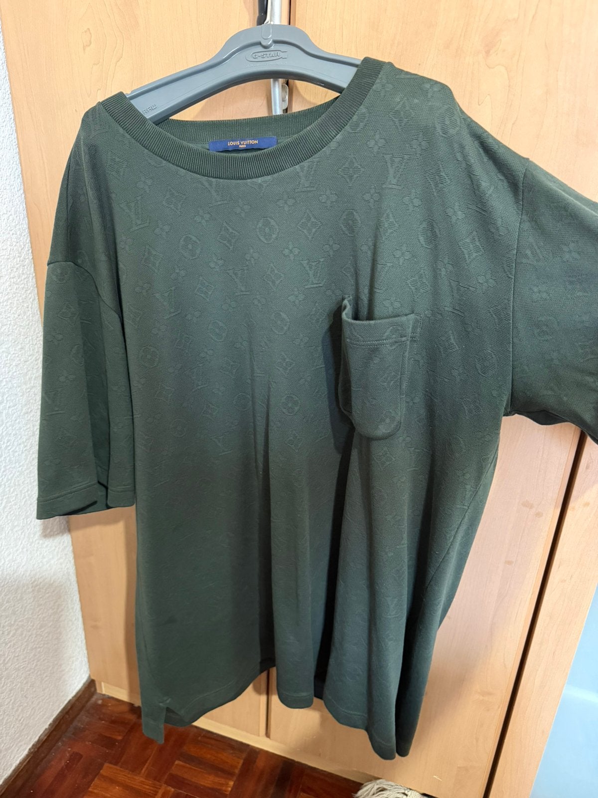Louis Vuitton 3D Monogram Pocket T-Shirt Groen – 4L, Ophalen of Verzenden, Zo goed als nieuw, Overige maten, Groen