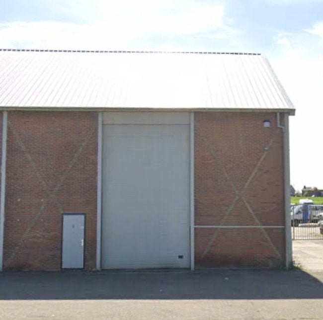 Loods te huur, 190m2 met overheaddeur, Zakelijke goederen, Bedrijfs Onroerend goed, 190 m², Huur, Opslag of Loods