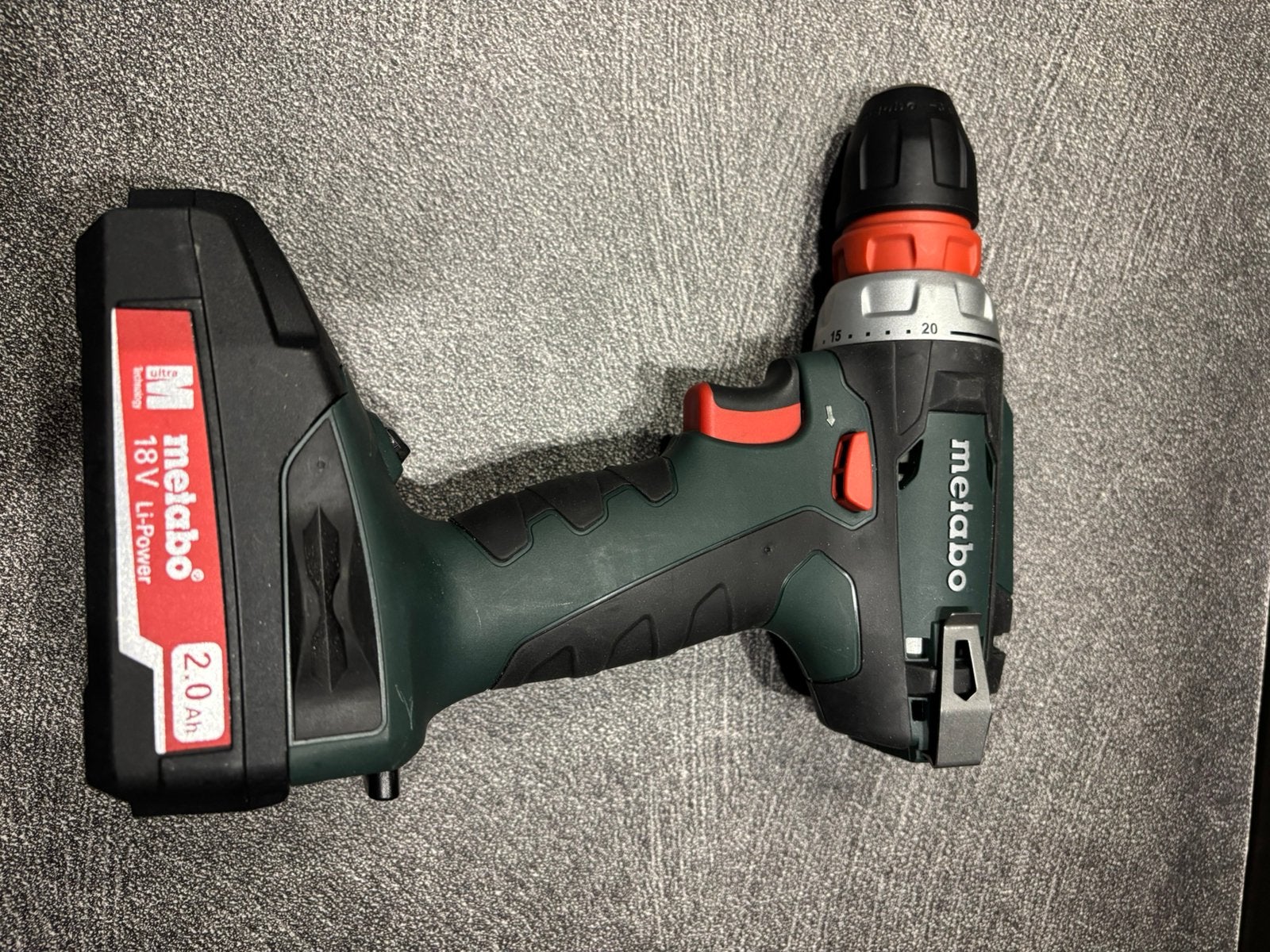 Foto 5 van ZGAN METABO ACCUBOORMACHINE BS 18 QUICK/2goede accu’s/lader