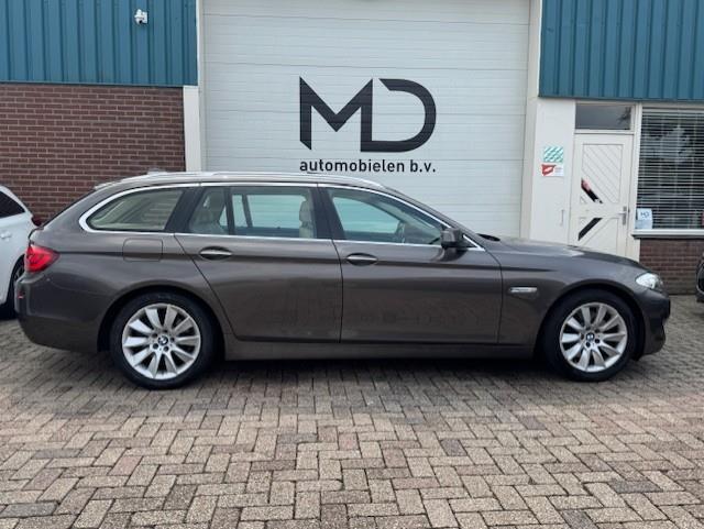 BMW 5-serie Touring 528i High Executive - Nieuwe DB ketting, Auto's, BMW, Automaat, Euro 5, Gebruikt, Beige
