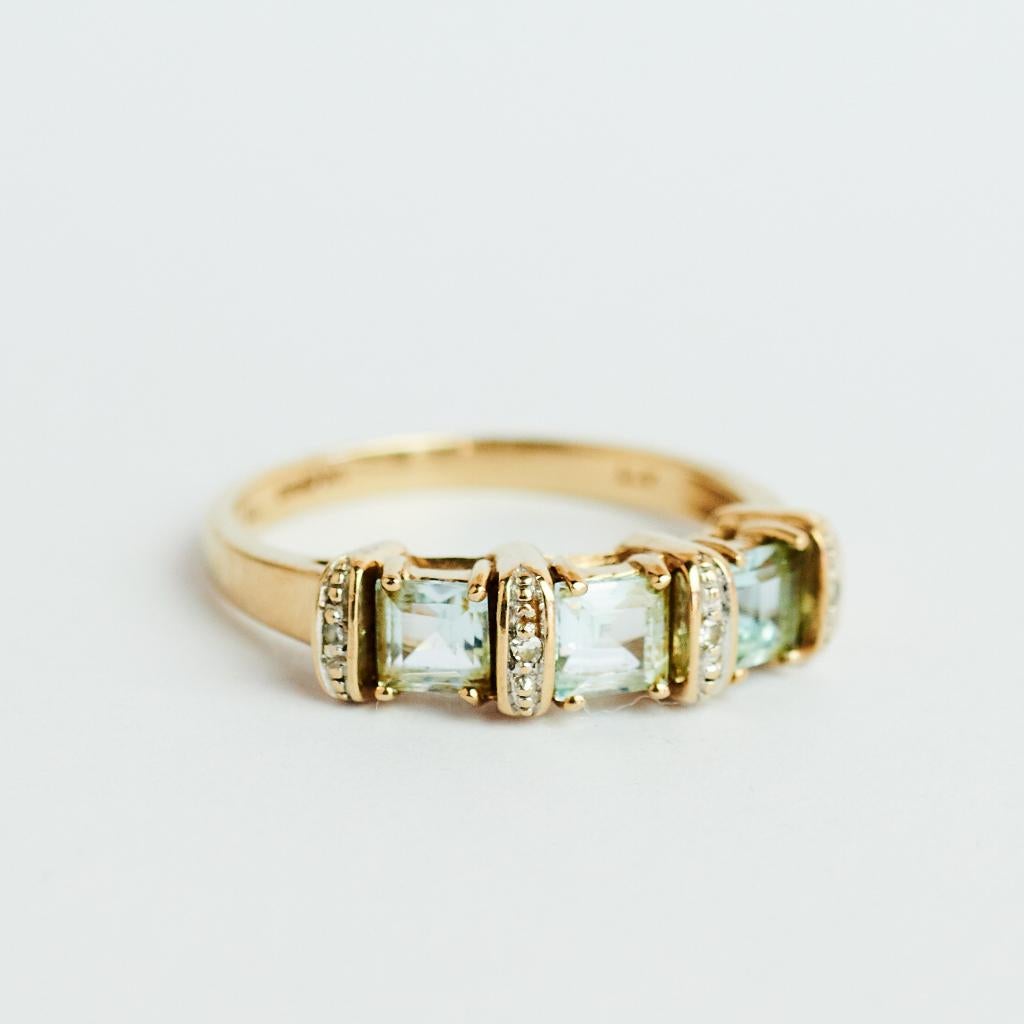 Vintage gouden ring 9 karaat engeland rijring aquamarijn rij, Sieraden, Tassen en Uiterlijk, Ringen, Ophalen of Verzenden, Zo goed als nieuw