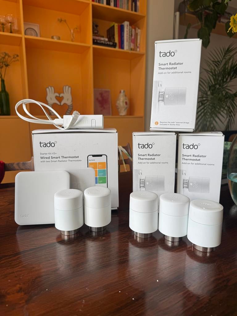 Tado thermostaat incl. bridge en 5 knoppen, Doe-het-zelf en Verbouw, Verwarming en Radiatoren, Gebruikt, Minder dan 30 cm, Minder dan 60 cm