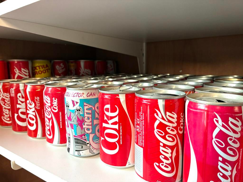 Prachtige verzameling Coca Cola blikjes, Ophalen of Verzenden, Gebruiksvoorwerp
