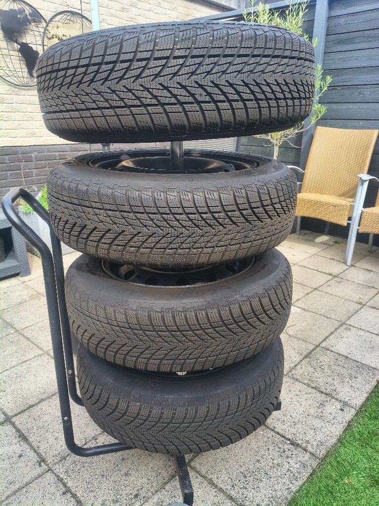 Skoda fabia winterbanden met velg, 185/65 R15, Auto-onderdelen, Ophalen, Gebruikt, 15 inch, Banden en Velgen