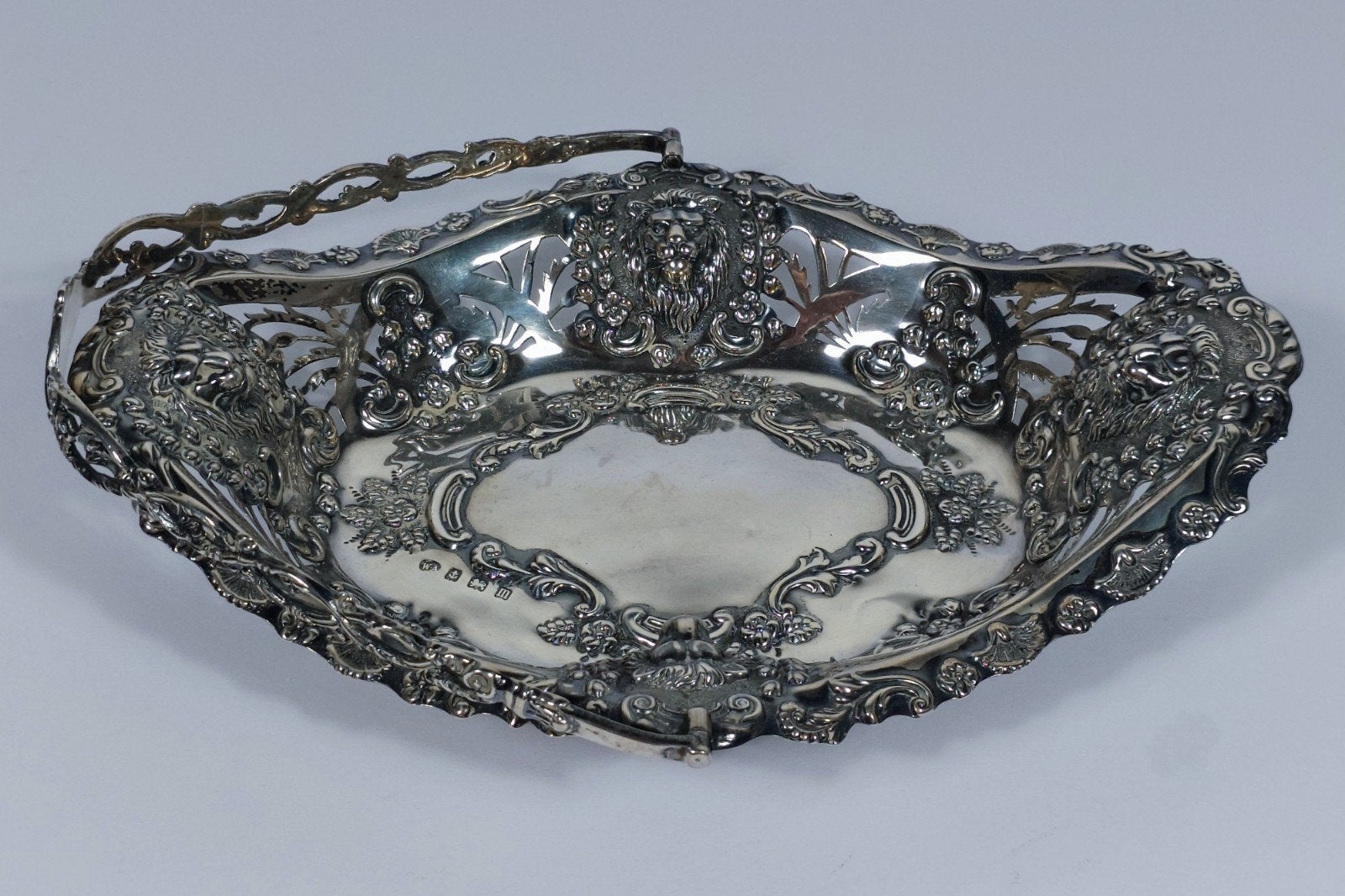 Sterling zilveren hengselmandje, Antiek en Kunst, Antiek | Goud en Zilver, Ophalen of Verzenden, Zilver