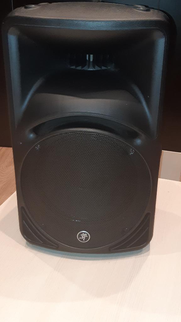 PA speaker mackie srm450 v2, Ophalen of Verzenden, Zo goed als nieuw, Minder dan 500 watt, P.A.