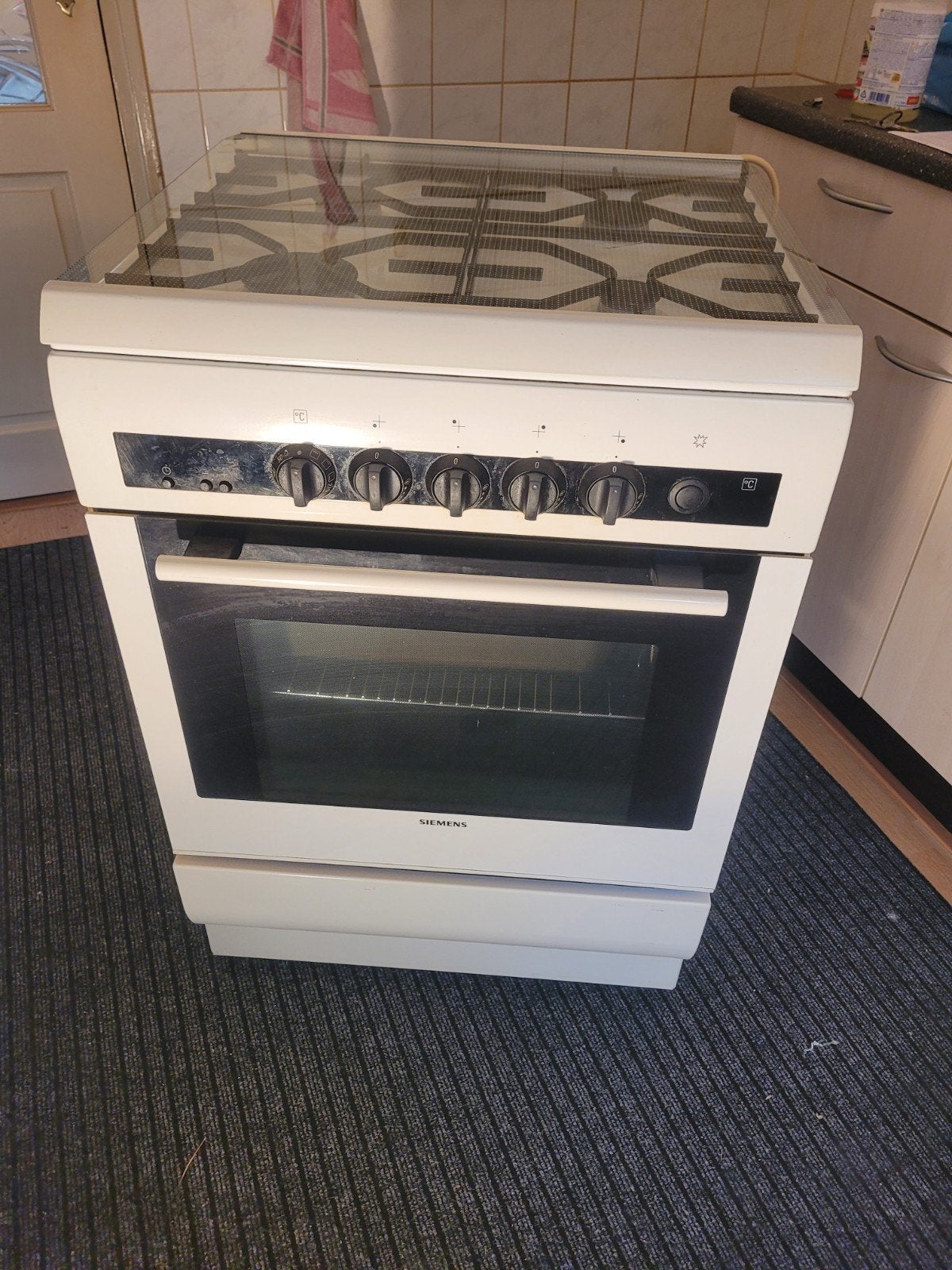 Siemens Vrijstaand Gasfornuis met electrische Oven - Zo goed, Ophalen, Grill, 4 kookzones, Zo goed als nieuw