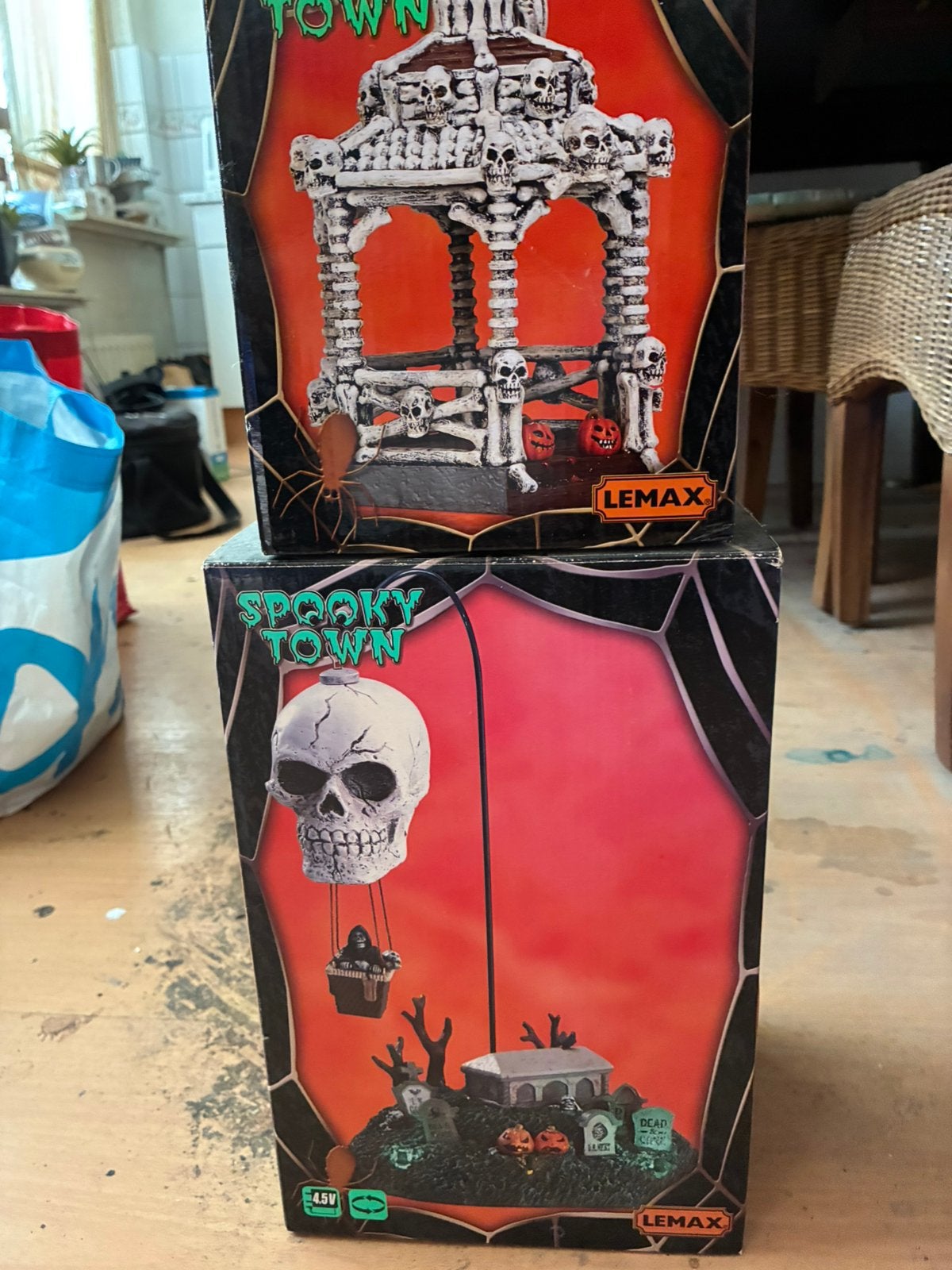 Spooky town, Ophalen, Zo goed als nieuw