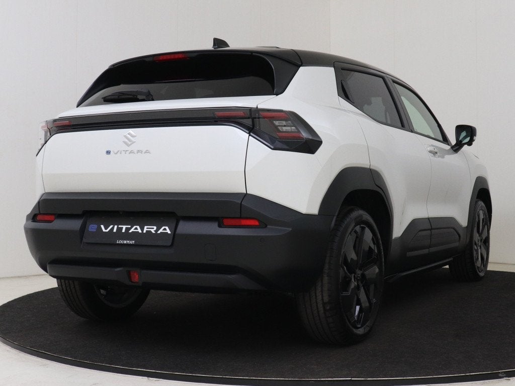 Suzuki e Vitara Style 61 kWh *NIEUW* (bj 2026, automaat), Auto's, 12 maanden, Leder en Stof, Wit, SUV of Terreinwagen