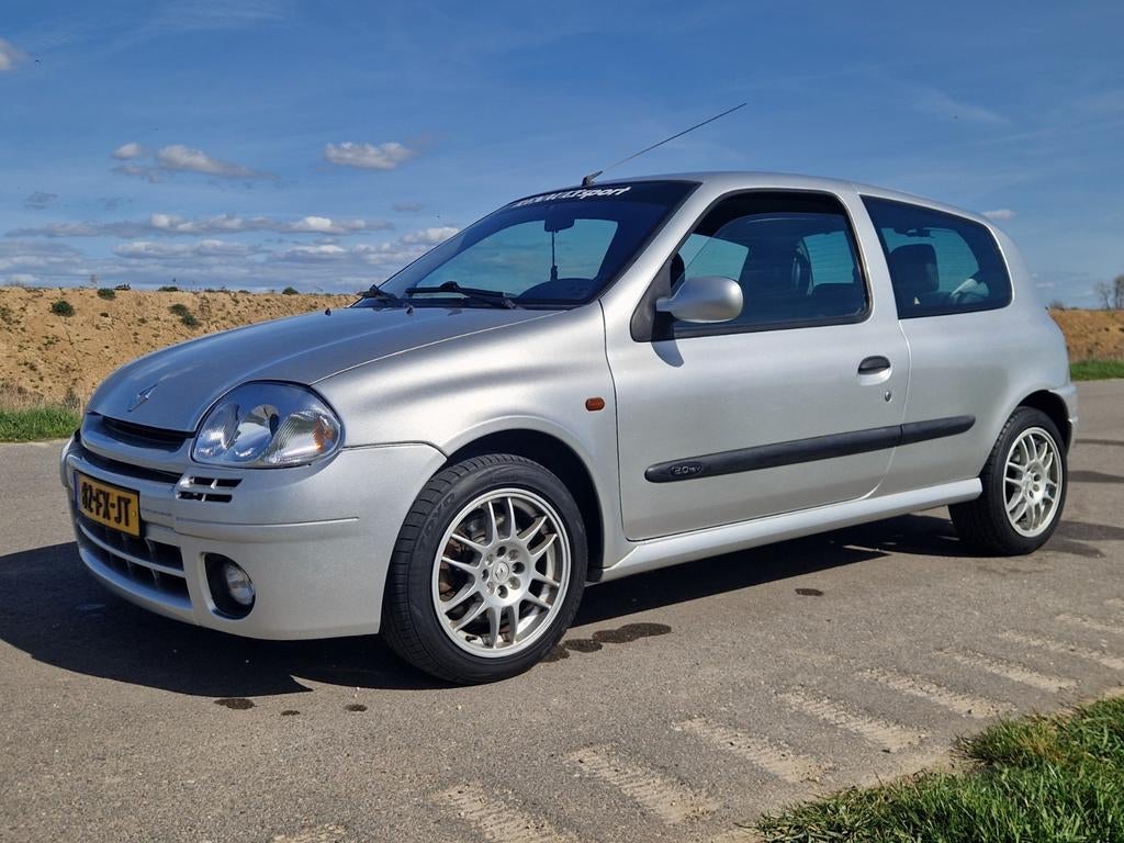 Renault Clio 2.0 RS 16V 2000 Grijs, 1998 cc, 40 €/maand, 4 cilinders, Leder en Stof