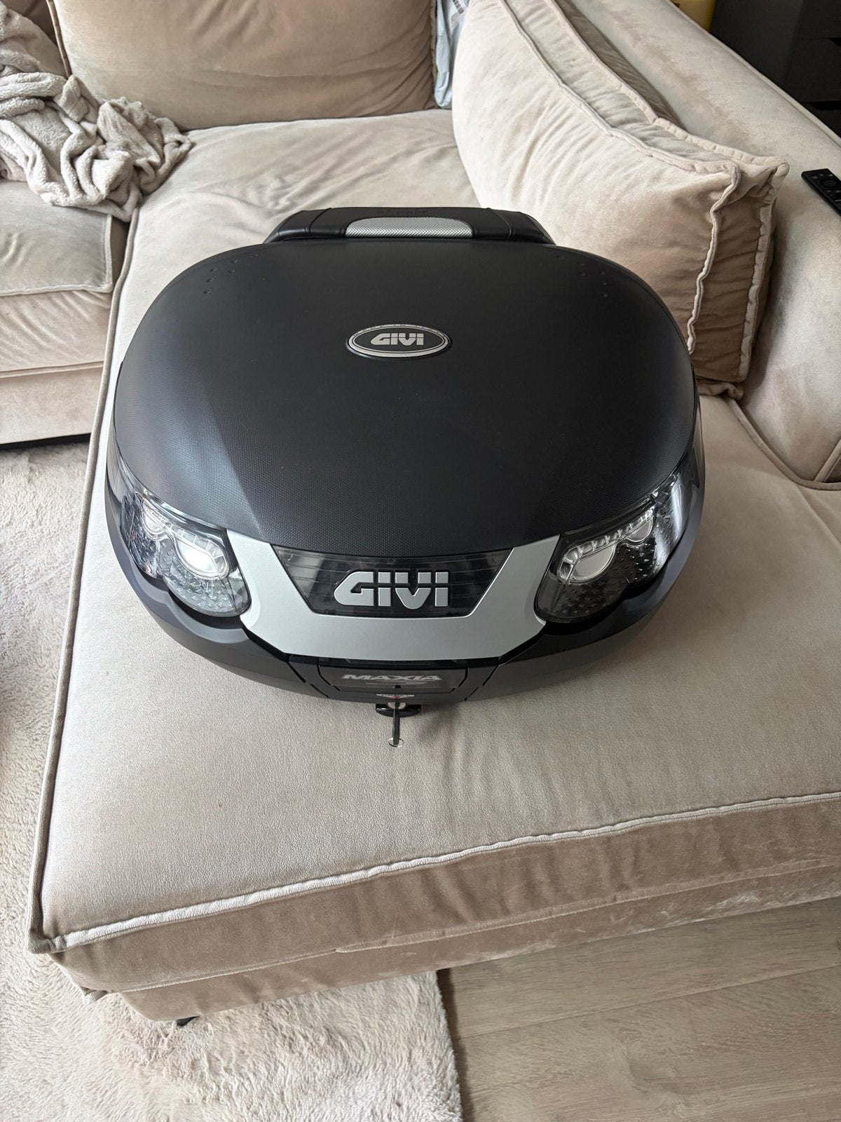 GIVI Motor Topkoffer - Ruime en veilige opbergruimte, Motoren, Ophalen, Gebruikt