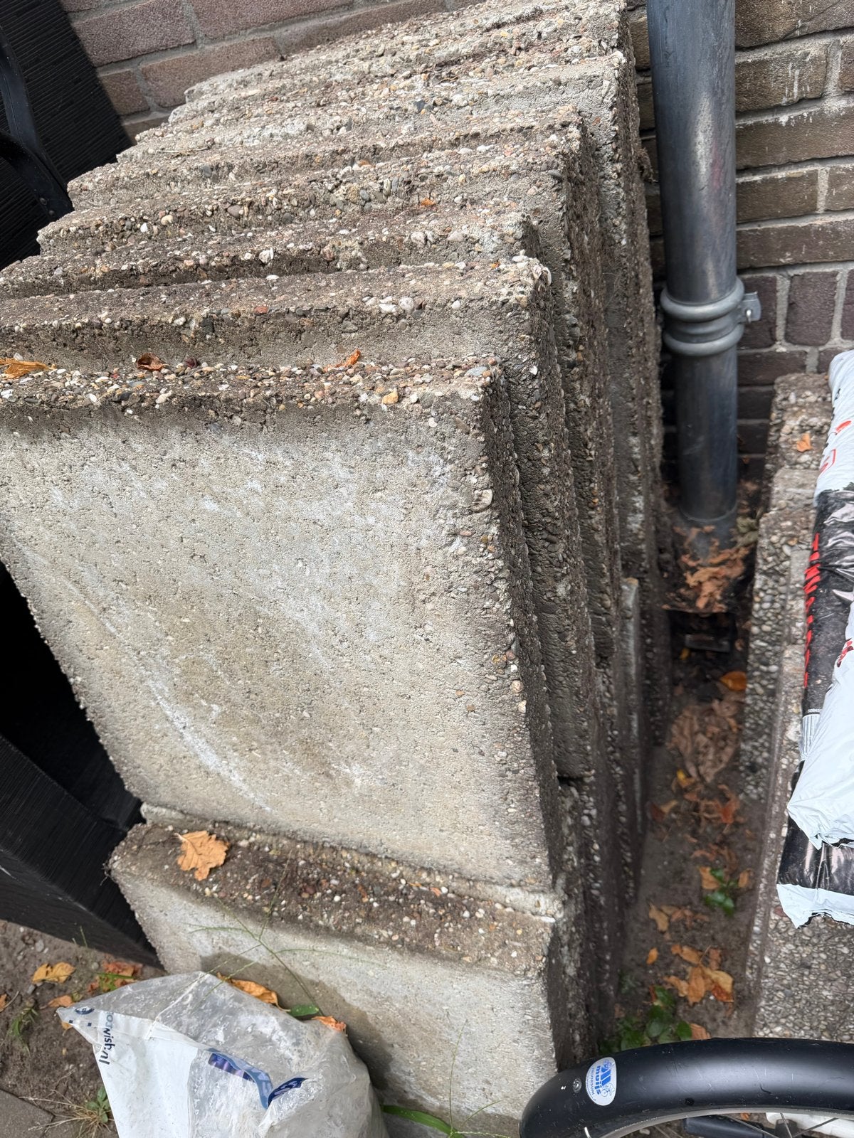 Grindtegels 50x50 23 stuks 5,75m2 GRATIS, Ophalen, Gebruikt, 5 tot 10 m², Beton
