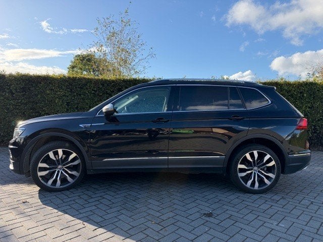 Volkswagen Tiguan 2.0 TDI 190pk 4MOTION 7-DSG 2018 Zwart, Auto's, Automaat, Stof, Zwart, Zwart