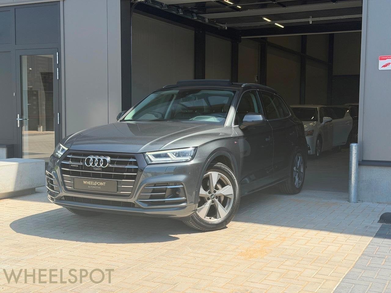 Audi Q5 55 TFSI e quattro S-line|Luchtvering|Pano|B&O|HUD, Automaat, 2005 kg, Euro 6, 4 cilinders