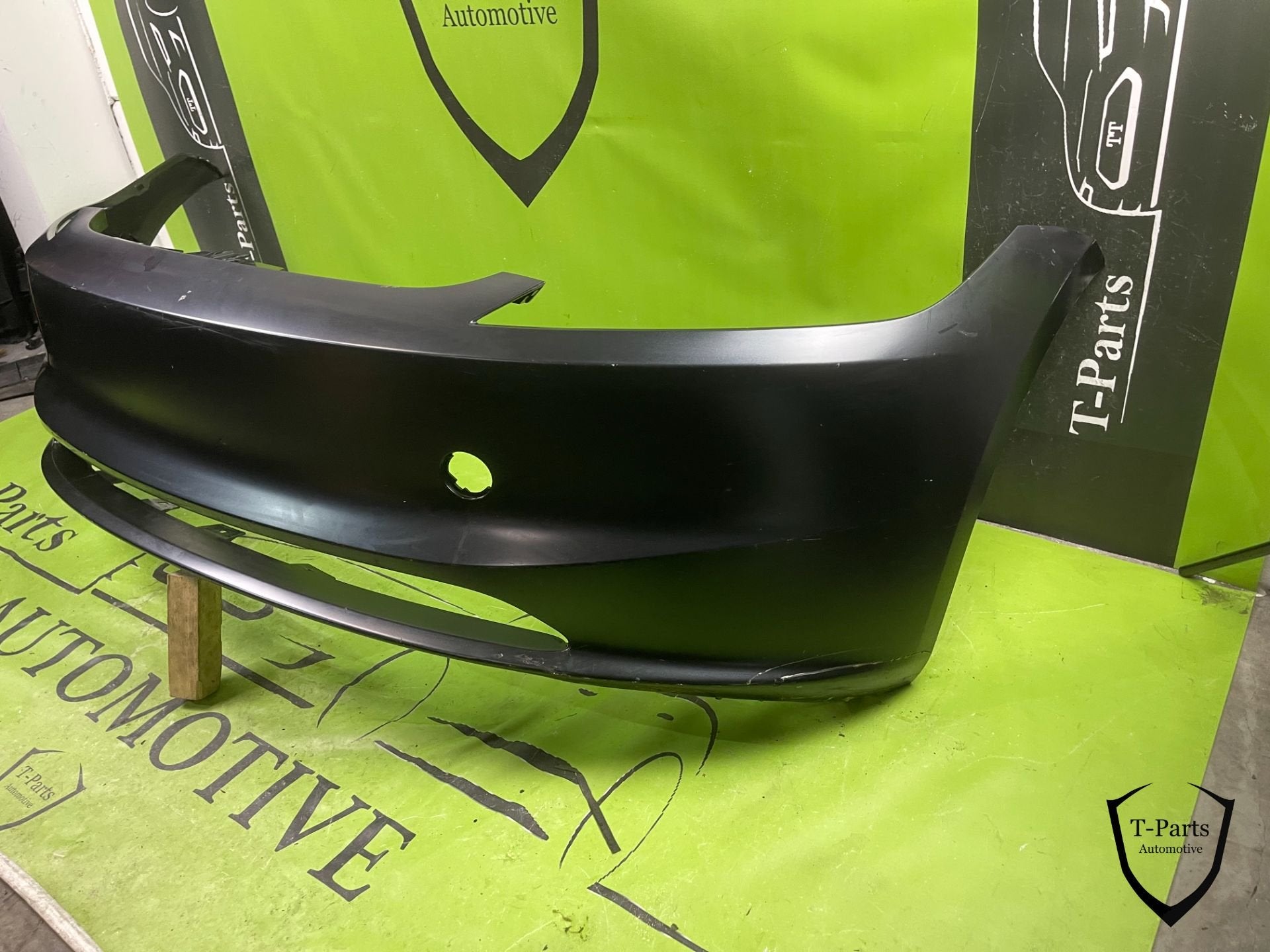 Tesla model 3 voorbumper bumper 19+, Info@fabrikant.eu, Ophalen of Verzenden, Bumper, Fabrikantstraat 1
1000 AA  Amsterdam