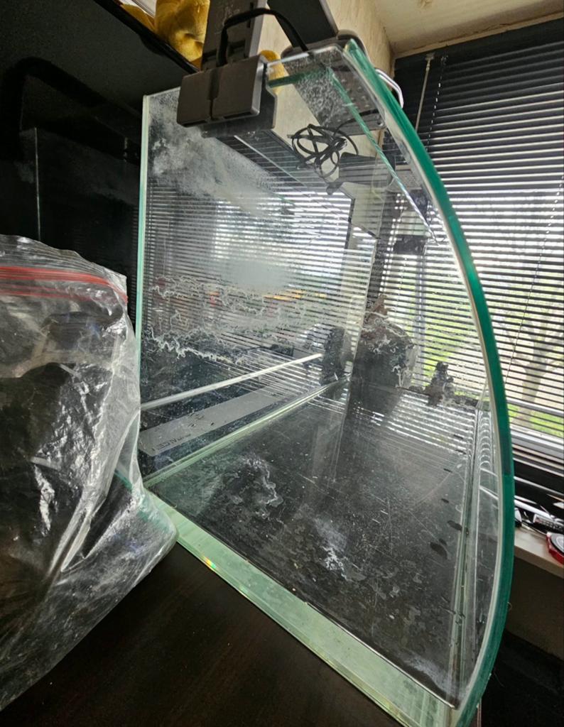 Aquarium plus toebehoren, Ophalen