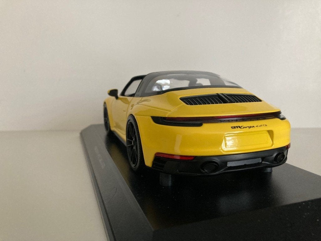 Foto 7 van Porsche 911 (992) Targa 4 GTS 2021 1:18 (nieuw)