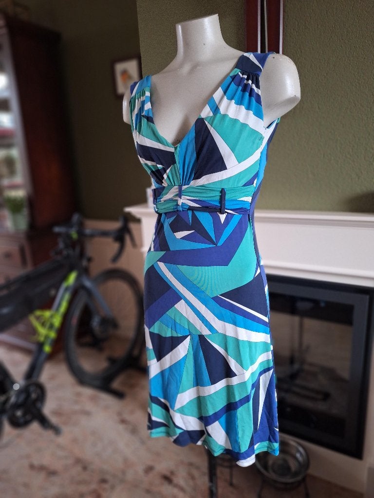 Sandro Ferrone taille band jurk IT 42 NL 38, Kleding | Dames, Maat 38/40 (M), Sandro Ferrone, Zo goed als nieuw, Knielengte
