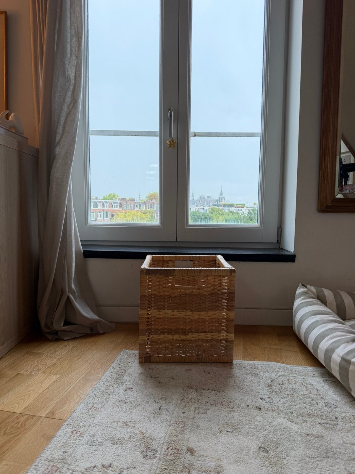 Wicker basket, Huis en Inrichting, Ophalen, Zo goed als nieuw, 25 tot 50 m², Laminaat