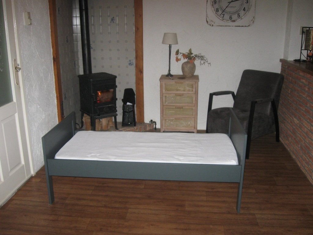 kleuterbed met veilegheids rek en alle toebehoren, Zo goed als nieuw, Minder dan 140 cm, Minder dan 70 cm, Ophalen