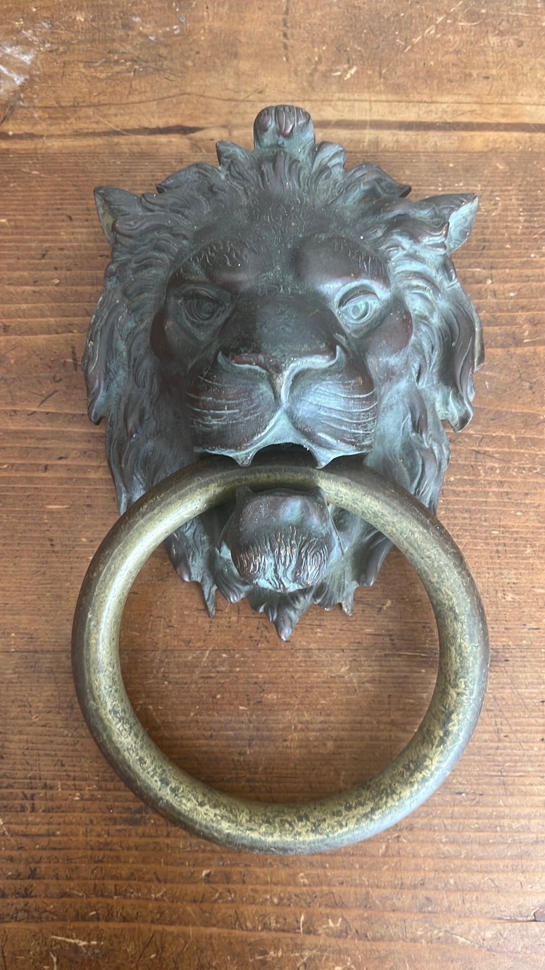 Zeer grote en zware antieke bronze deurklopper leeuw, Ophalen, Brons