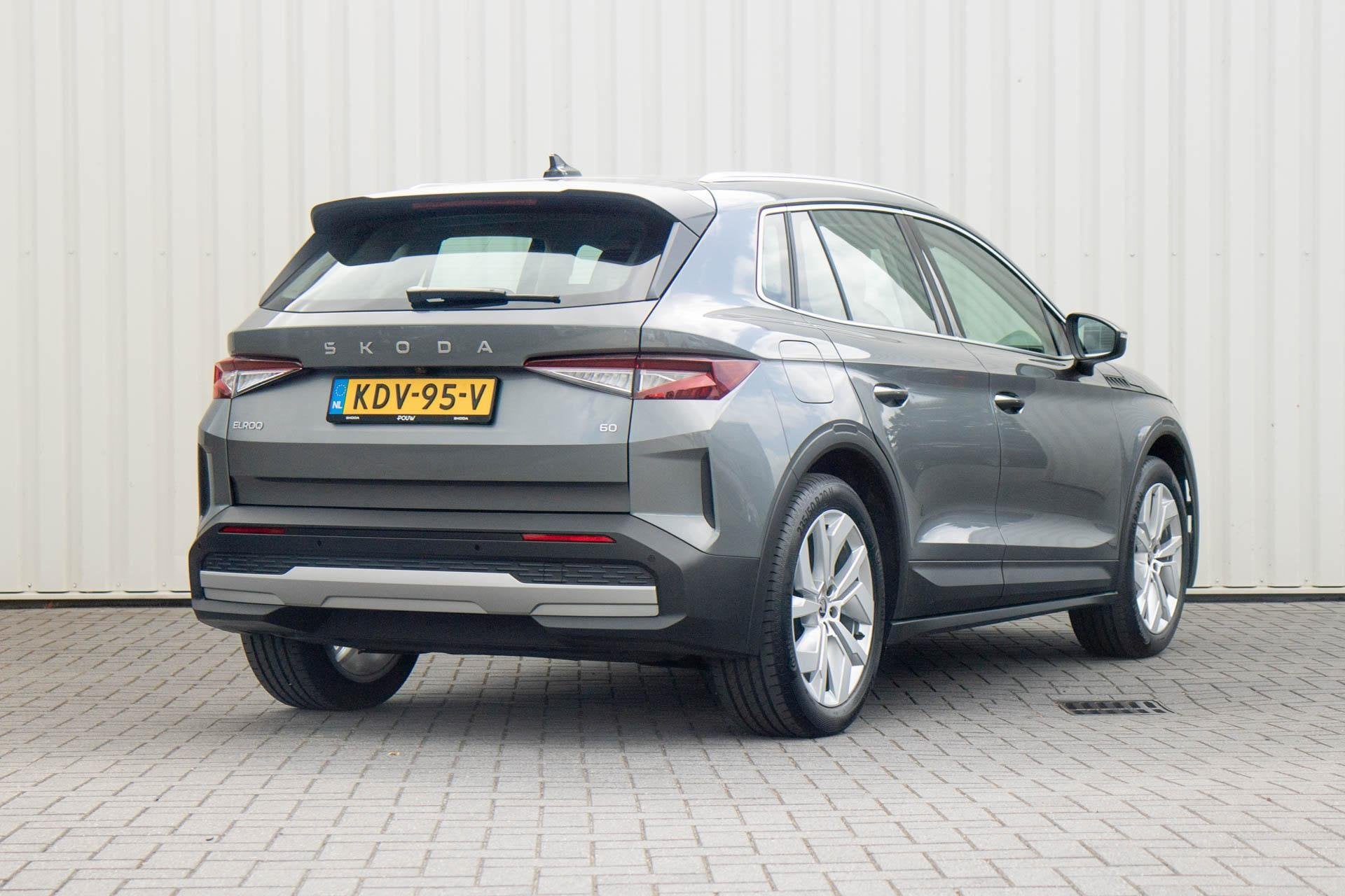 Skoda Elroq 60 204pk Business Edition | Trekhaak | Adaptive, Auto's, Automaat, 12 maanden, Gebruikt, Leder en Stof