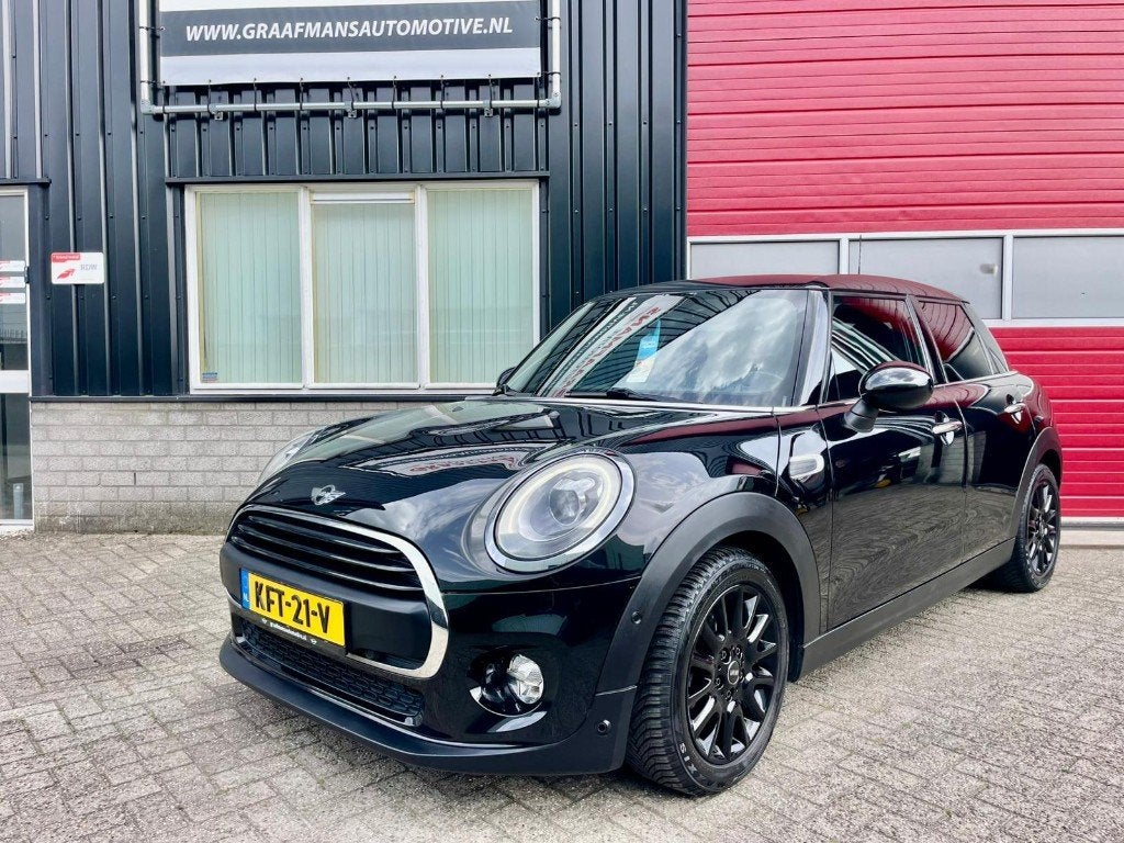 Mini Cooper 5 deurs AUTOMAAT, Navigatie, 1 jaar garantie, Auto's, 1198 cc, Bedrijf, 3 cilinders, Cooper