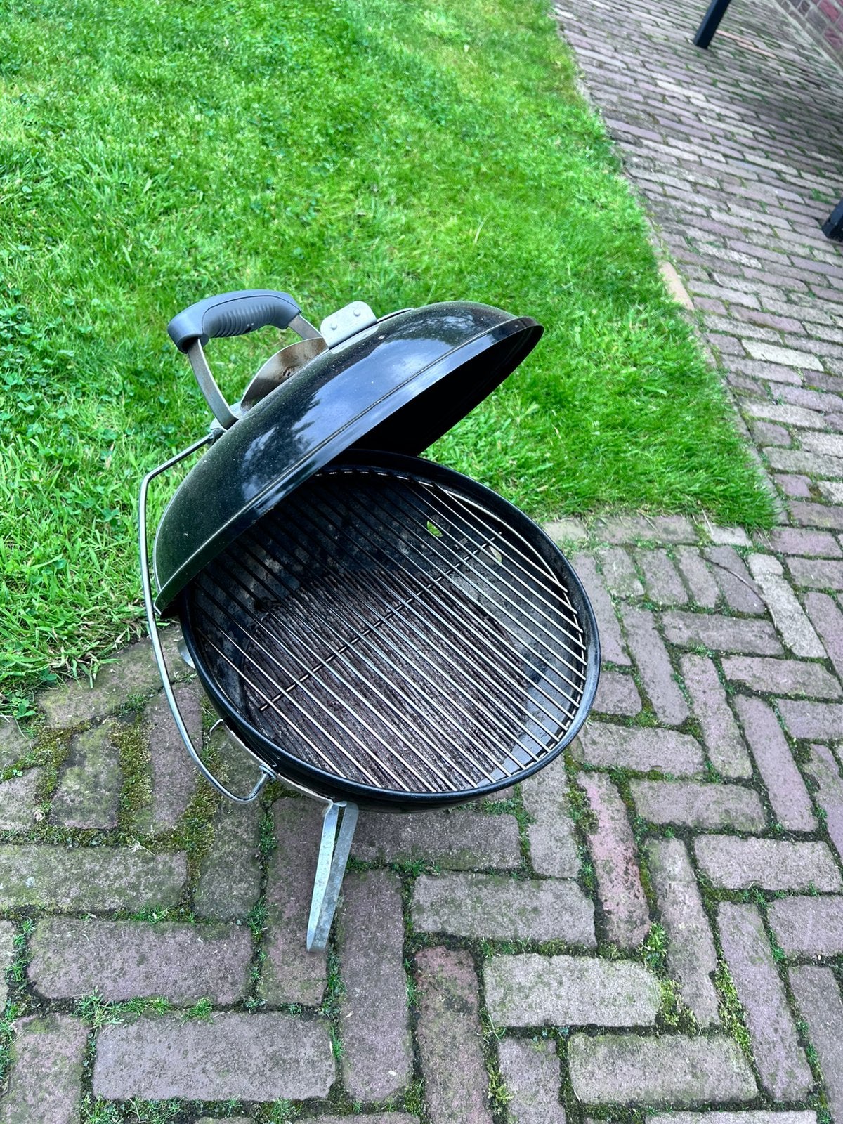 Weber compleet: bbq, firestarter, kolen, aanmaakblok, Ophalen of Verzenden, Zo goed als nieuw