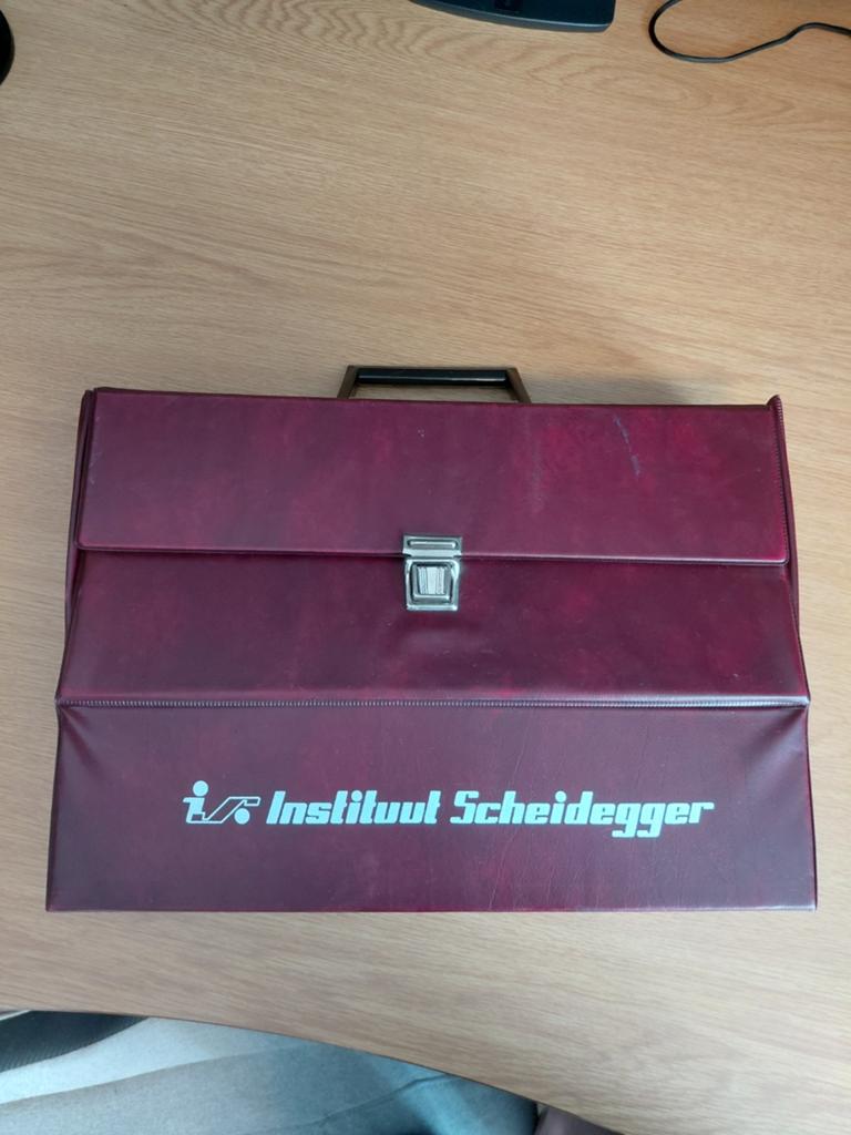 A Bridge to English Scheidegger 1990 - Cursus, Gebruikt, Overige genres, Ophalen of Verzenden, Voorbespeeld