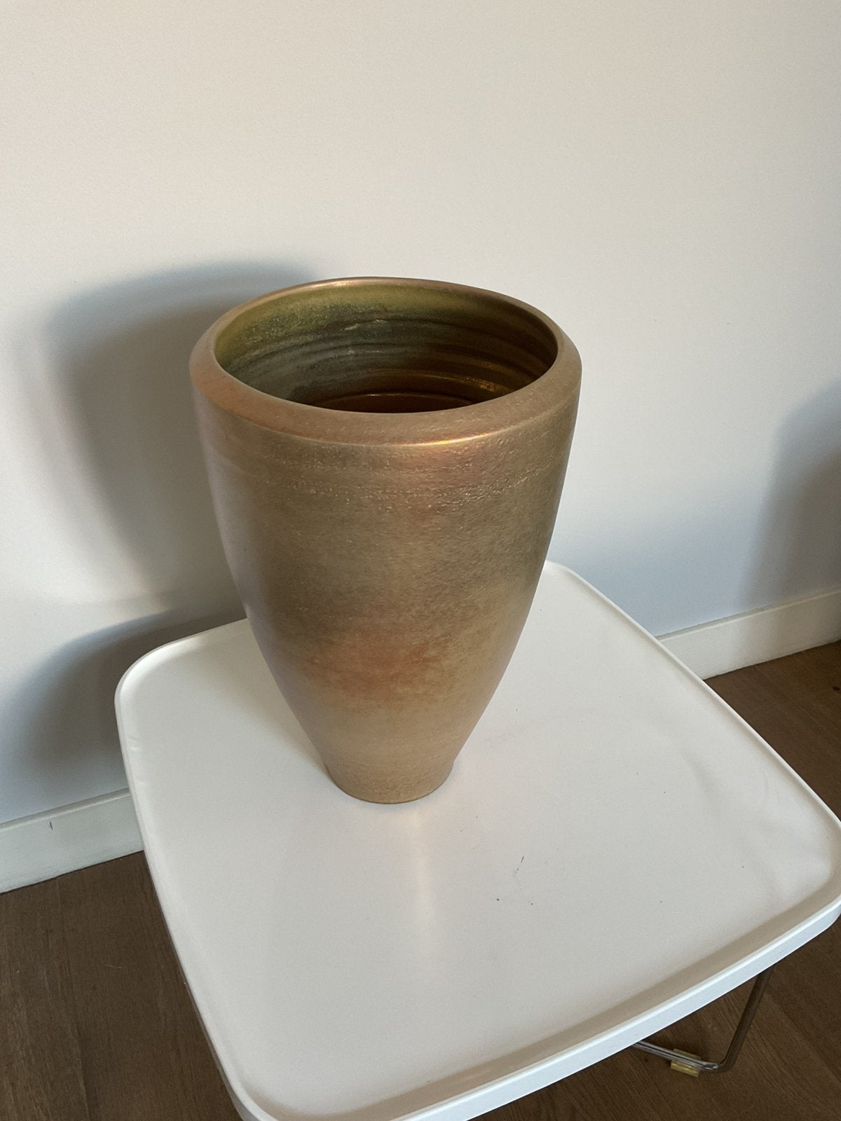 Grote gouden Mobach vaas/ bloempot, Zo goed als nieuw, Steen/keramiek, Goud, Ophalen
