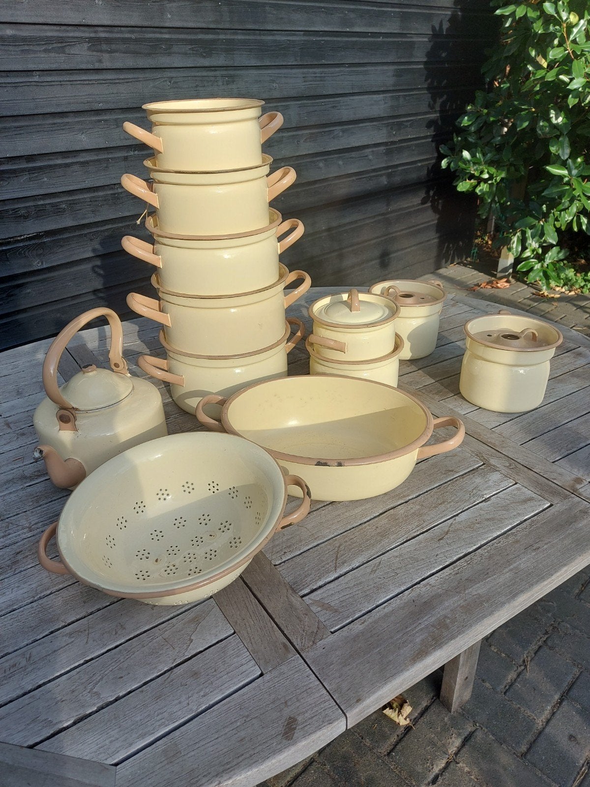 Grote set vintage emaille pannen en keukengerei, Antiek en Kunst, Ophalen