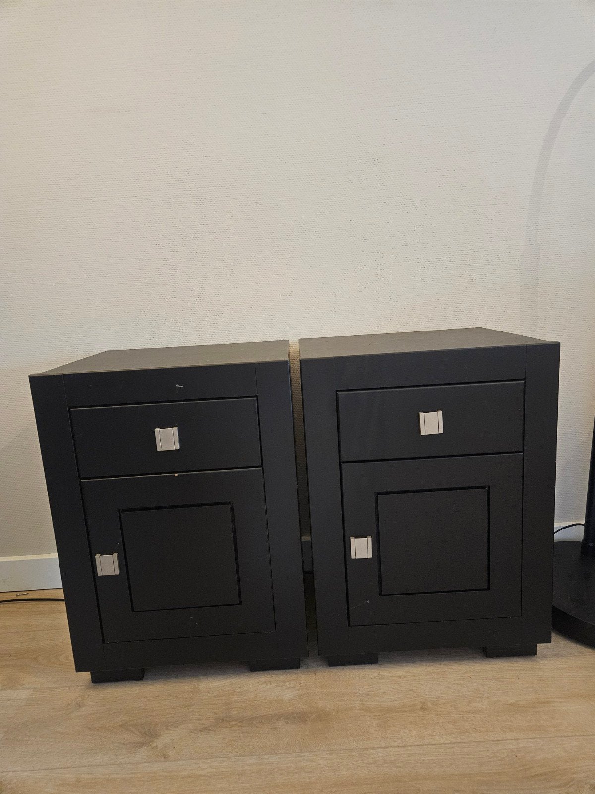Set van 2 zwarte nachtkastjes met lade en deurtje, Huis en Inrichting, Ophalen, Gebruikt, Minder dan 45 cm, Minder dan 55 cm