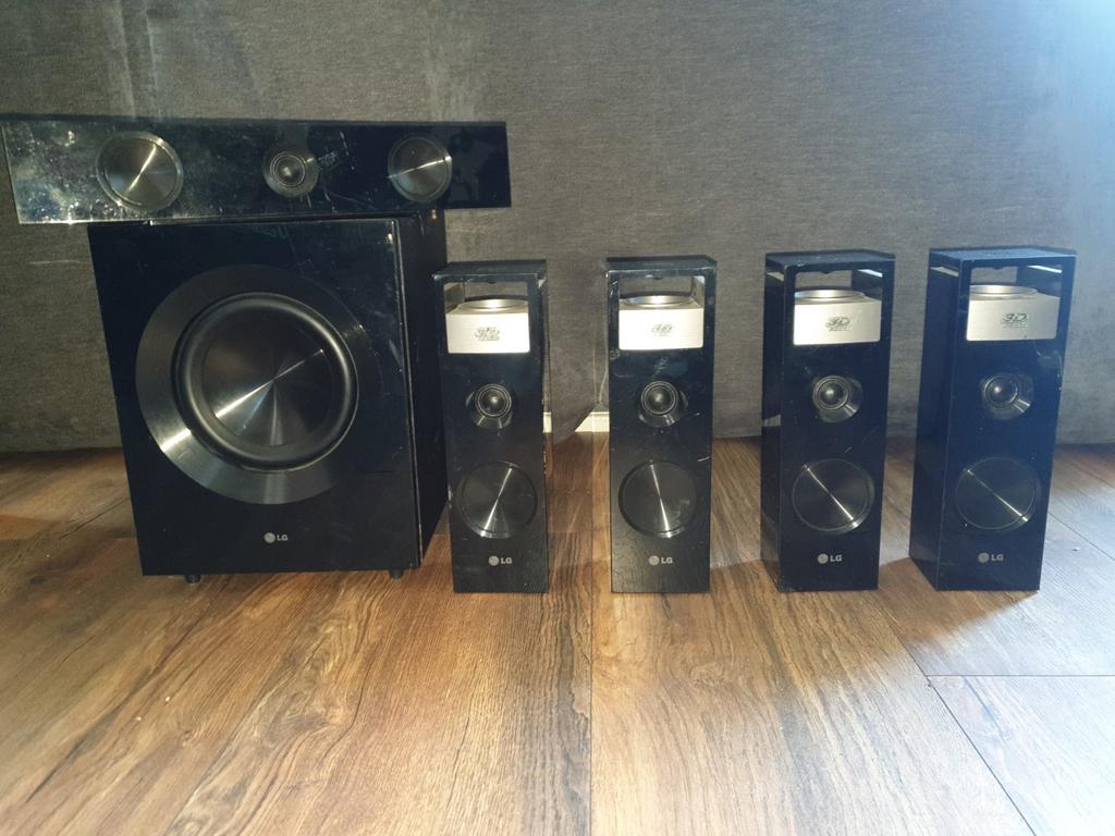 LG 3D Subwoofer en Satelliet Speakers Set, Audio, Tv en Foto, Home Cinema-sets, Overige merken, Blu-ray-speler, 70 watt of meer