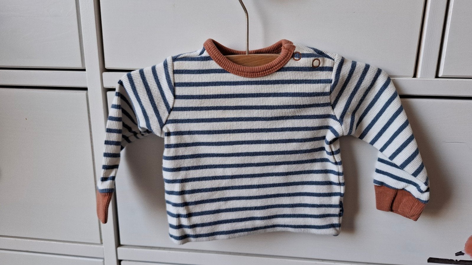 Dun gestreept truitje maat 56, Kinderen en Baby's, Babykleding | Maat 56, Ophalen of Verzenden, Zo goed als nieuw, Hema, Truitje of Vestje