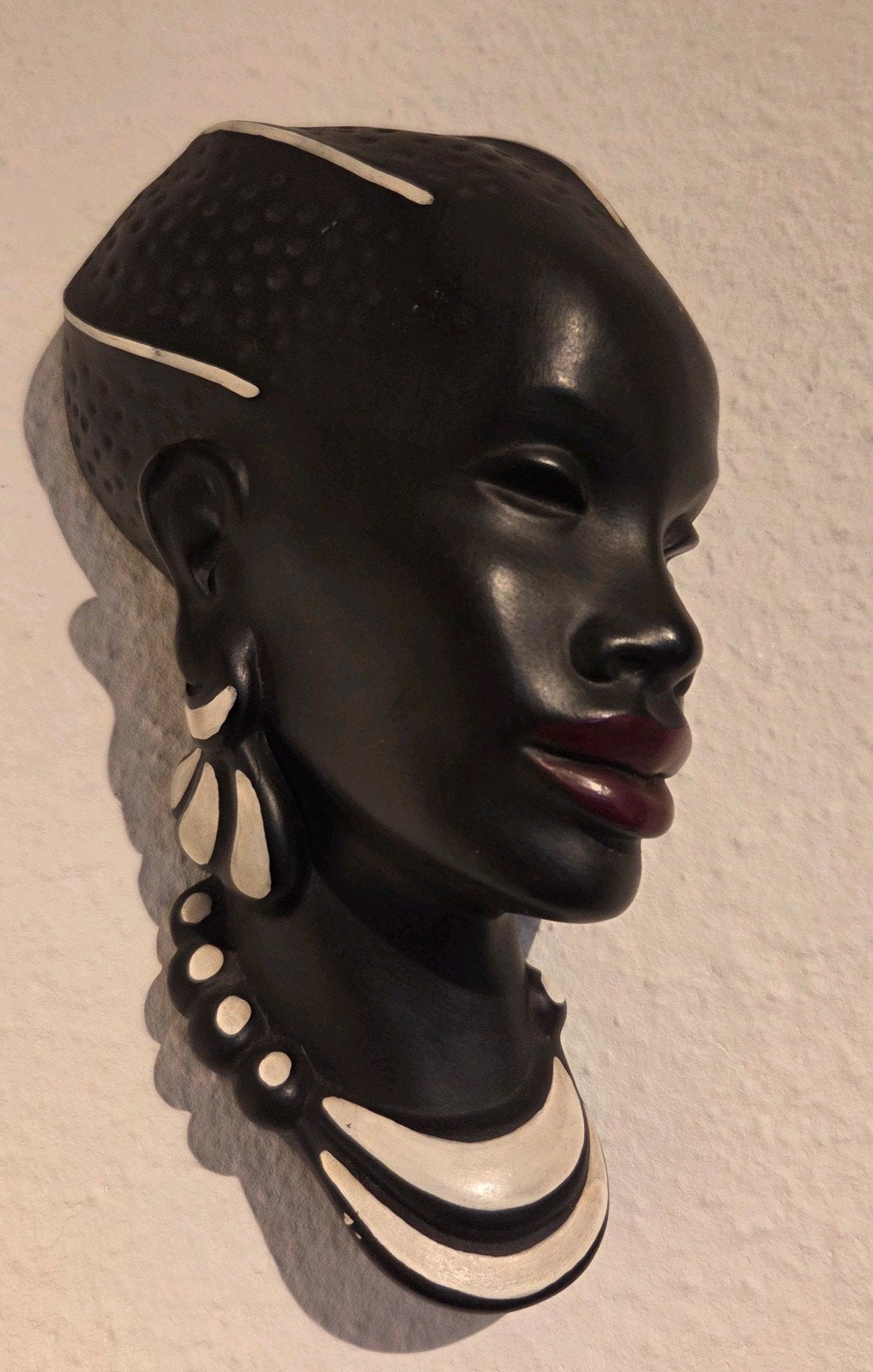 Wanddecoratie Afrikaanse Vrouw - Gmunden Keramik, Antiek en Kunst, Ophalen, Afrika, Zwart, Handgemaakt