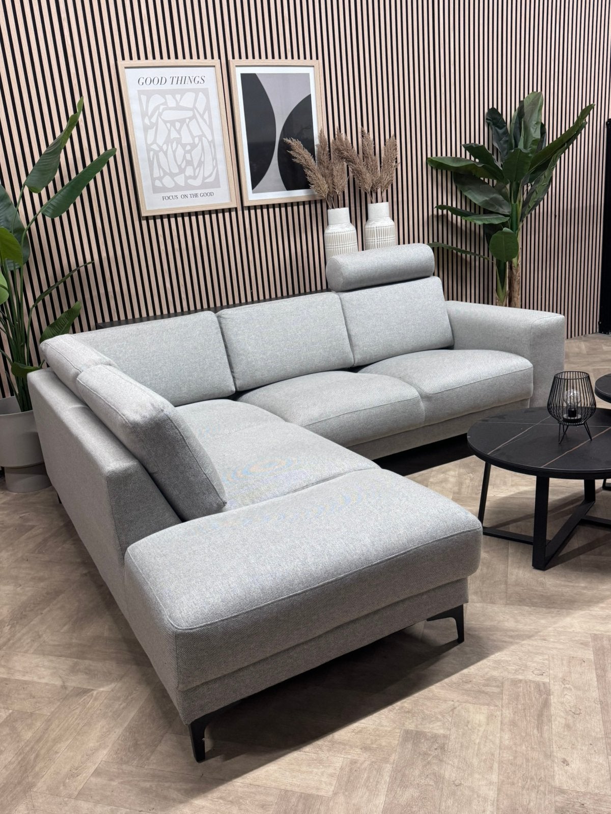 ZGAN Trendy Hoekbank - Grijs - 245 x 200, 250 tot 300 cm, Hoekbank, Ophalen of Verzenden, Zo goed als nieuw