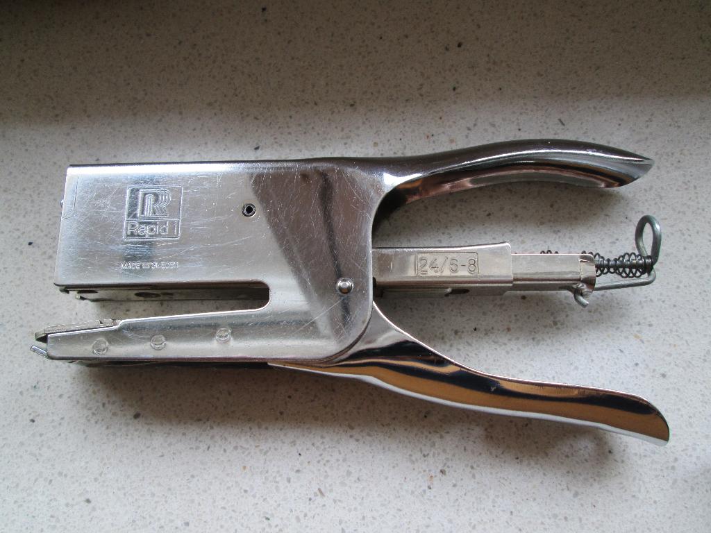 Robuuste Niettang Rapid 1 24/6-8 Made in Sweden € 10,00 afg., Ophalen of Verzenden, Zo goed als nieuw