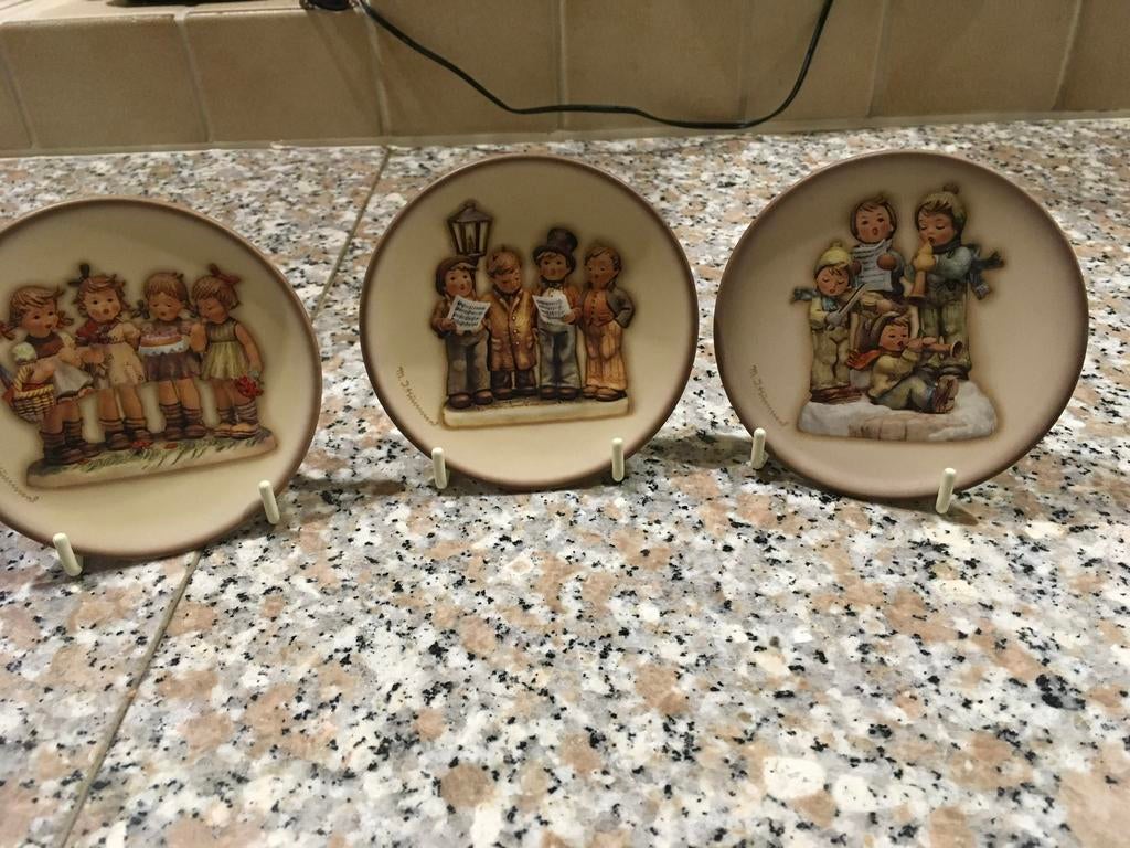 Te koop 3 bordjes van de Hummel, Verzamelen, Ophalen of Verzenden, Zo goed als nieuw, Hummel
