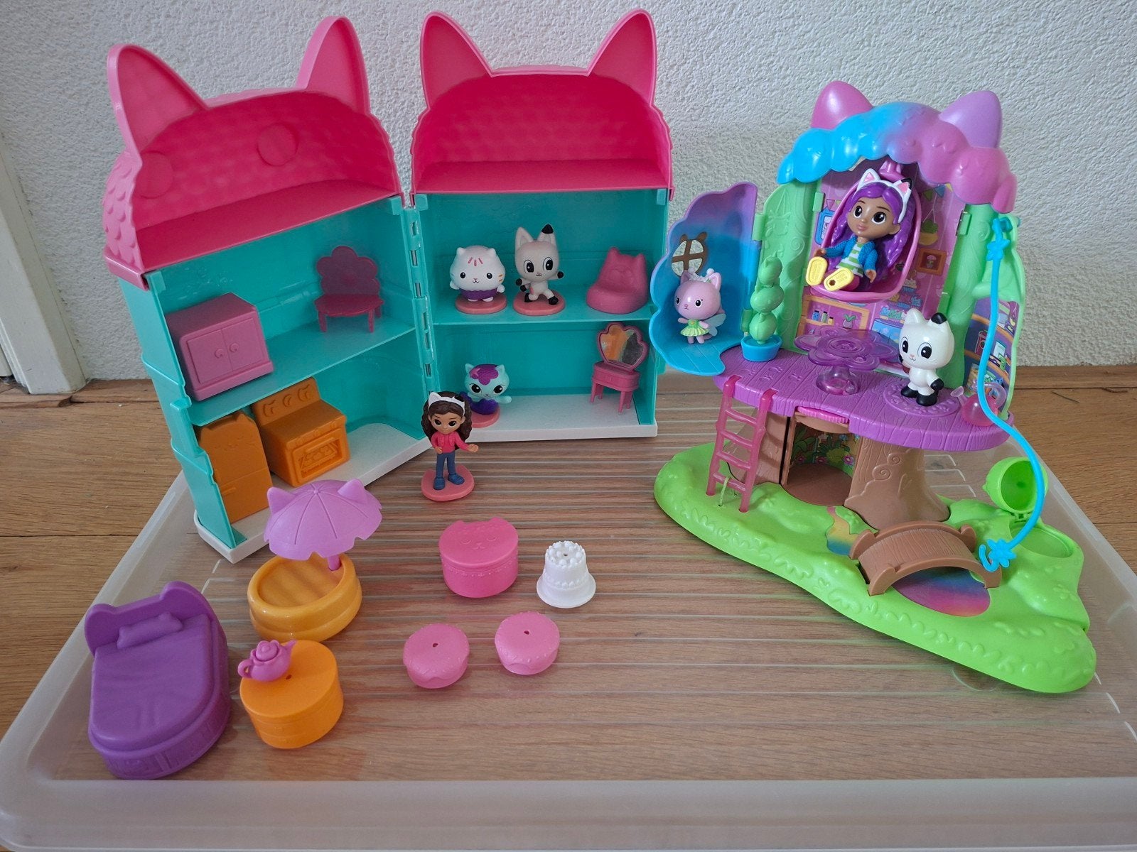 Gabby's speelgoed, Ophalen