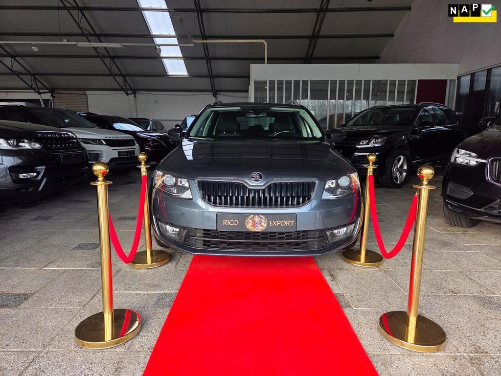 Skoda Octavia Combi 1.6 TDI PANO+ AUTOMAAT FULL ! EURO6!, Auto's, Skoda, Gebruikt, Euro 6, 4 cilinders, Origineel Nederlands