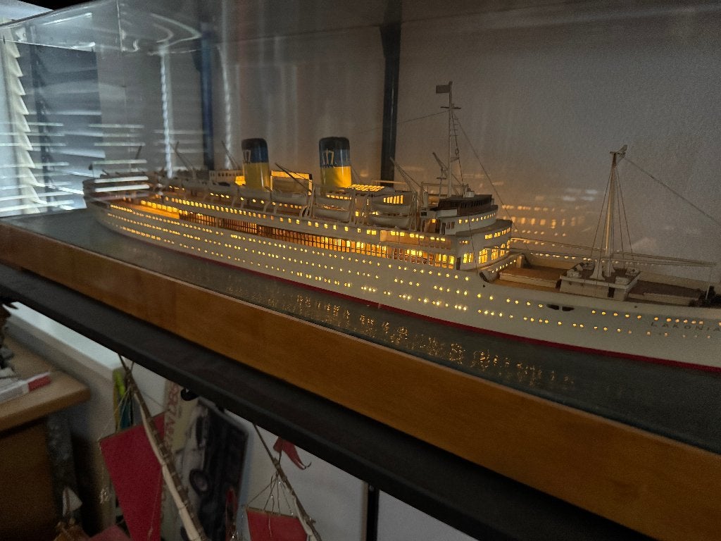Scheepsmodel. Stoomvaart Maatschappij Nederland, Hobby en Vrije tijd, Ophalen, Zo goed als nieuw
